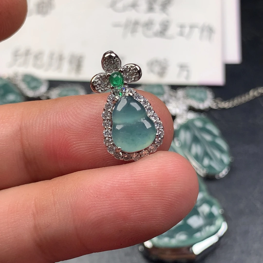 颈饰未镶嵌翡翠葫芦