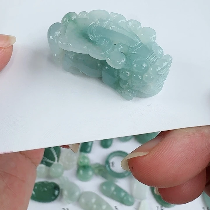 定制翡翠未镶嵌挂件