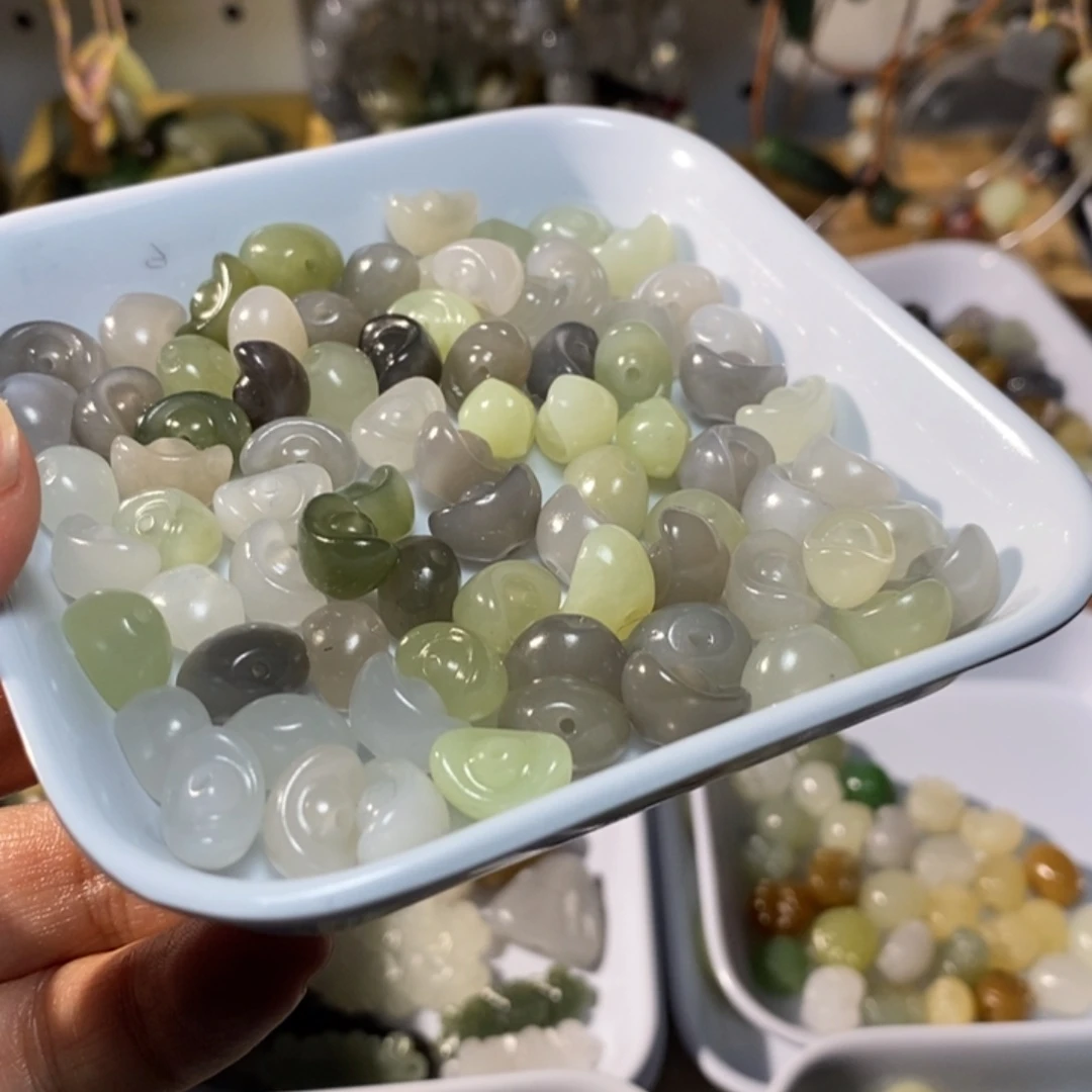 和田玉未镶嵌手链微瑕发三