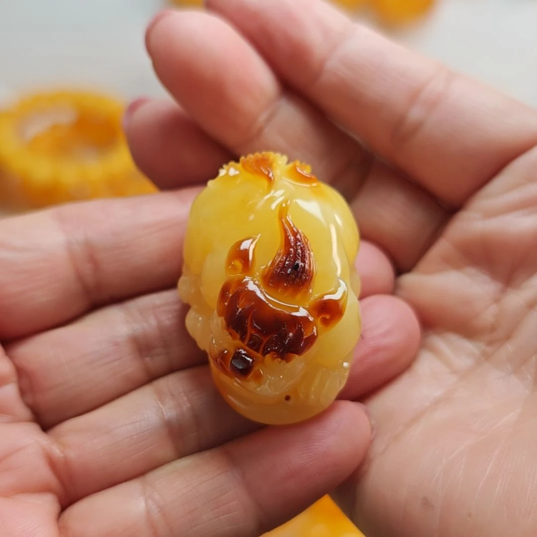 蜜蜡吊坠(赠链)未镶嵌
