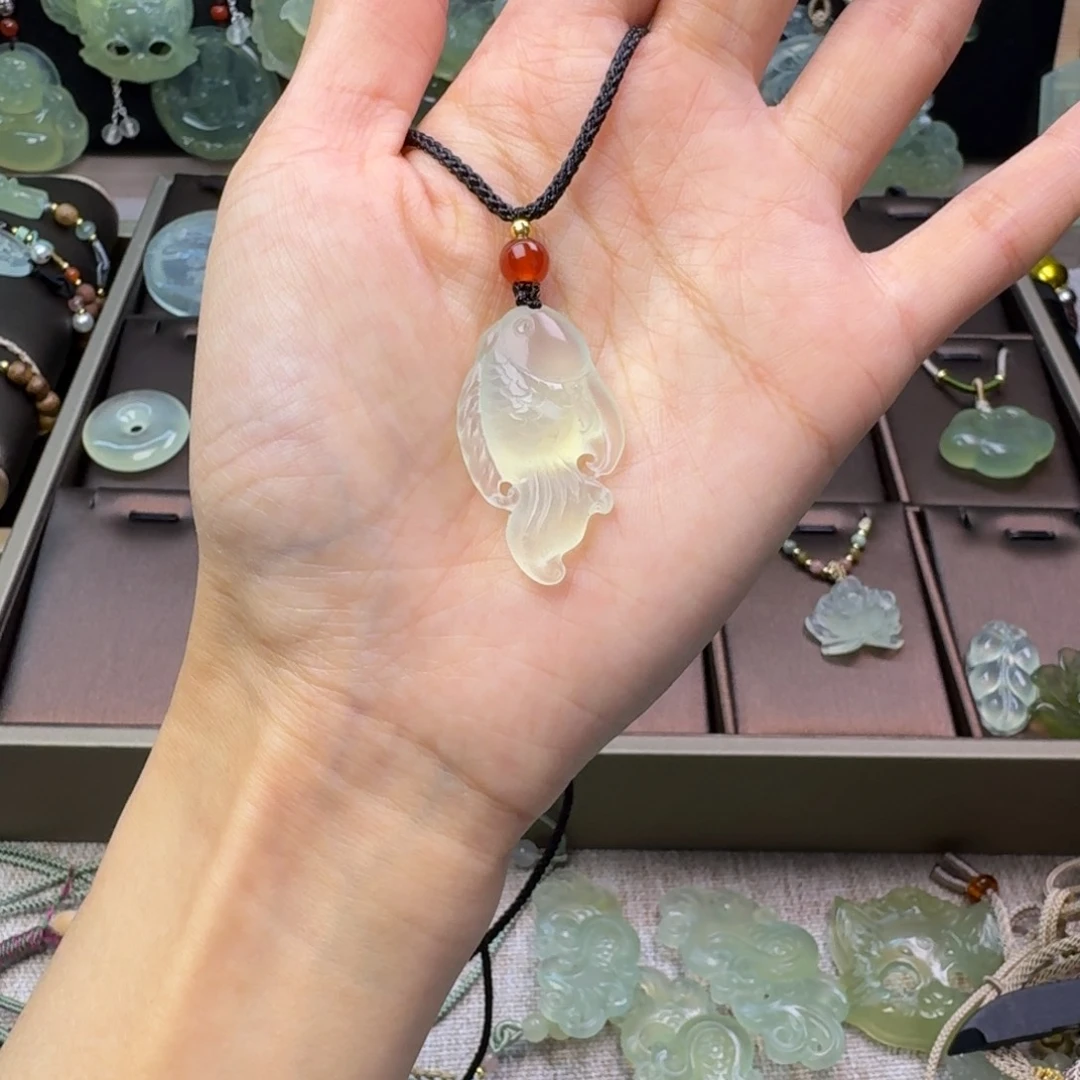 岫玉未镶嵌吊坠(赠链)