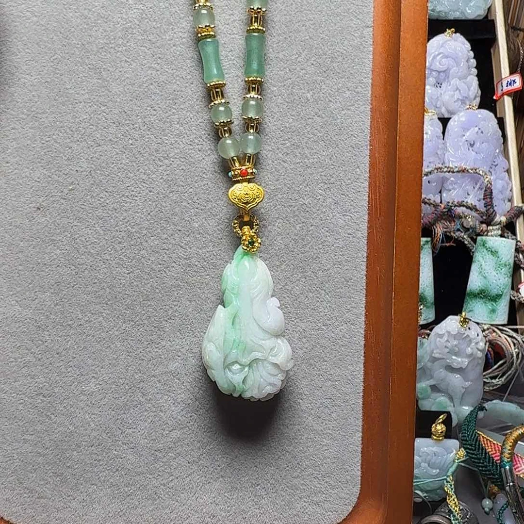 吊坠(赠链)未镶嵌翡翠J****g