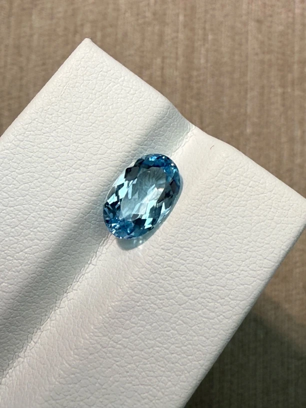 1.56ct天然圣玛利亚海蓝宝裸石，吉尔德VB，尺寸9.8*6.2*3.9mm