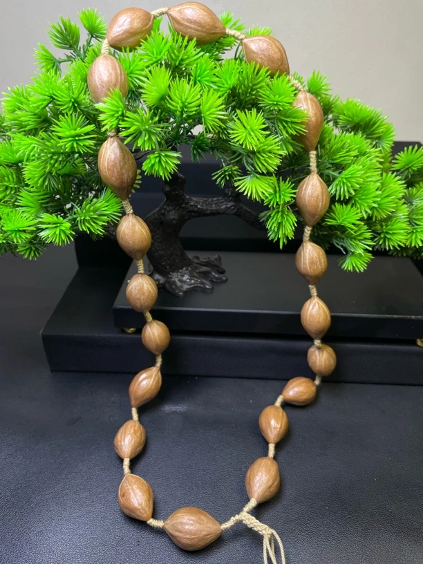 橄榄核雕1.9原皮脖挂