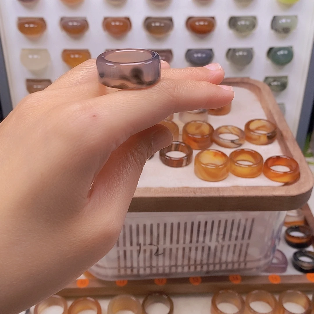 玲***大玛瑙/玉髓未镶嵌戒指港19