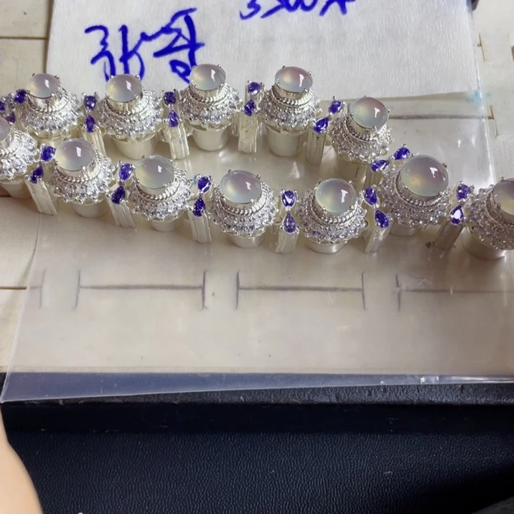 张***币未镶嵌定制翡翠1……