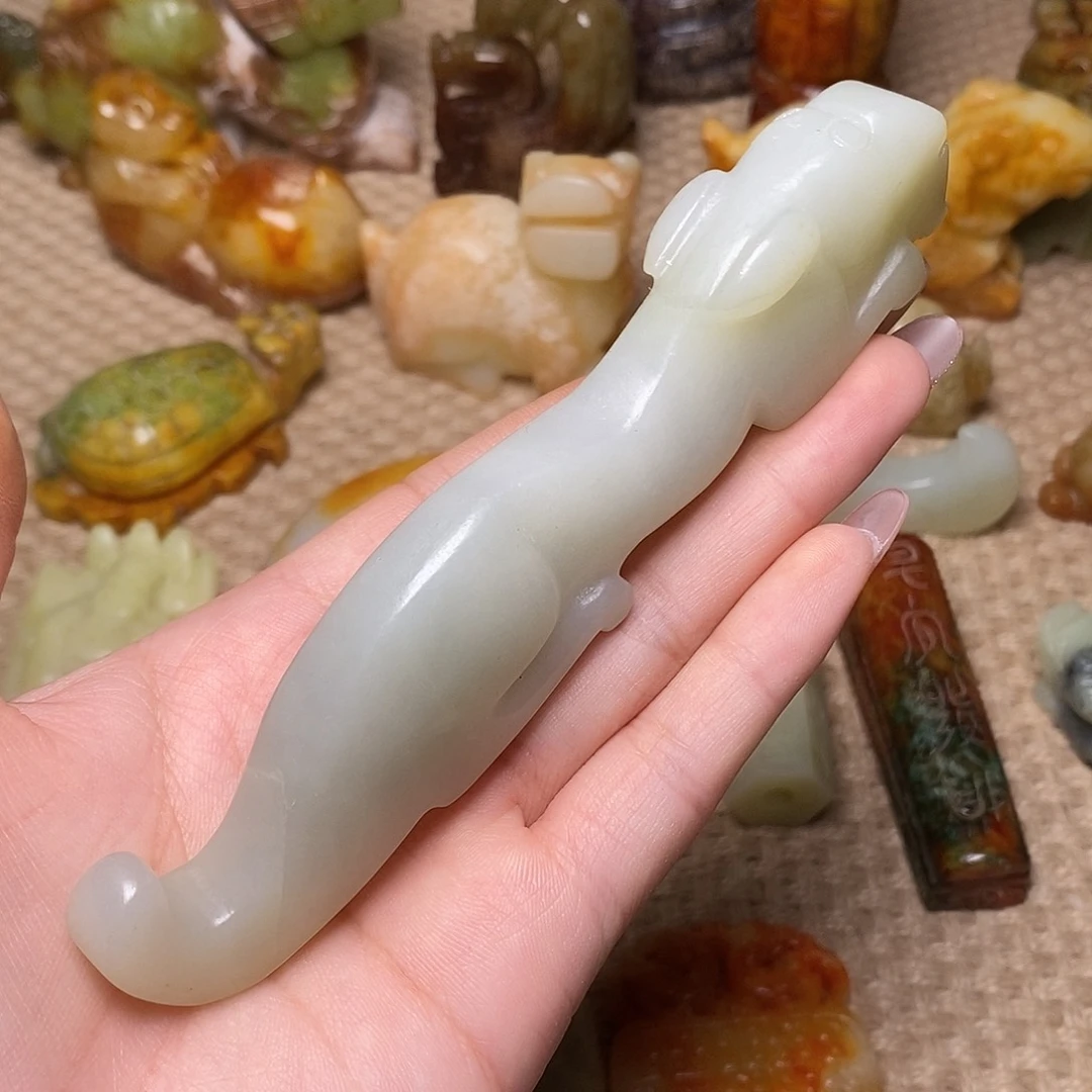 未镶嵌蛇纹石玉颈饰