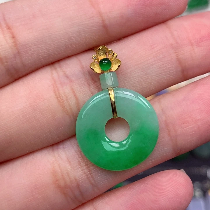 颈饰18K金镶嵌翡翠翡翠