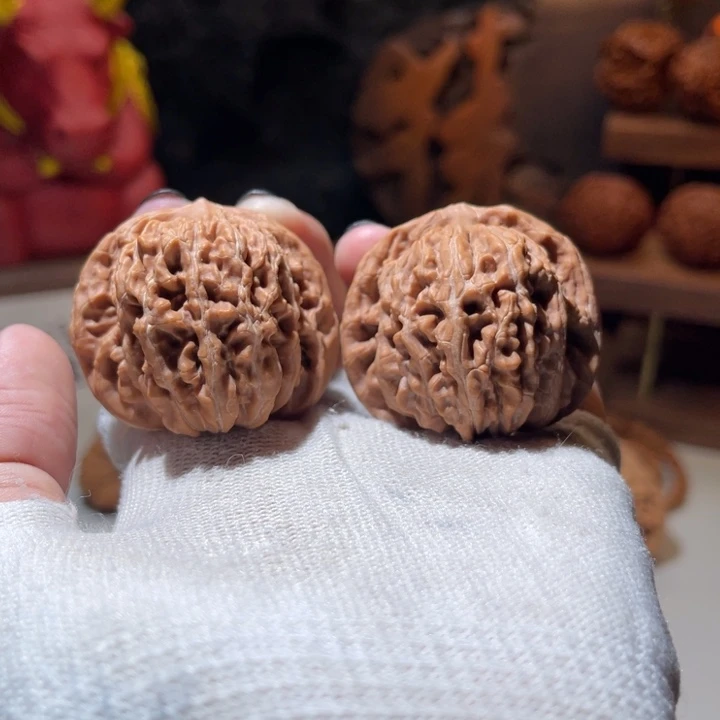 文玩核桃把件41 四座楼有瑕疵，不面试