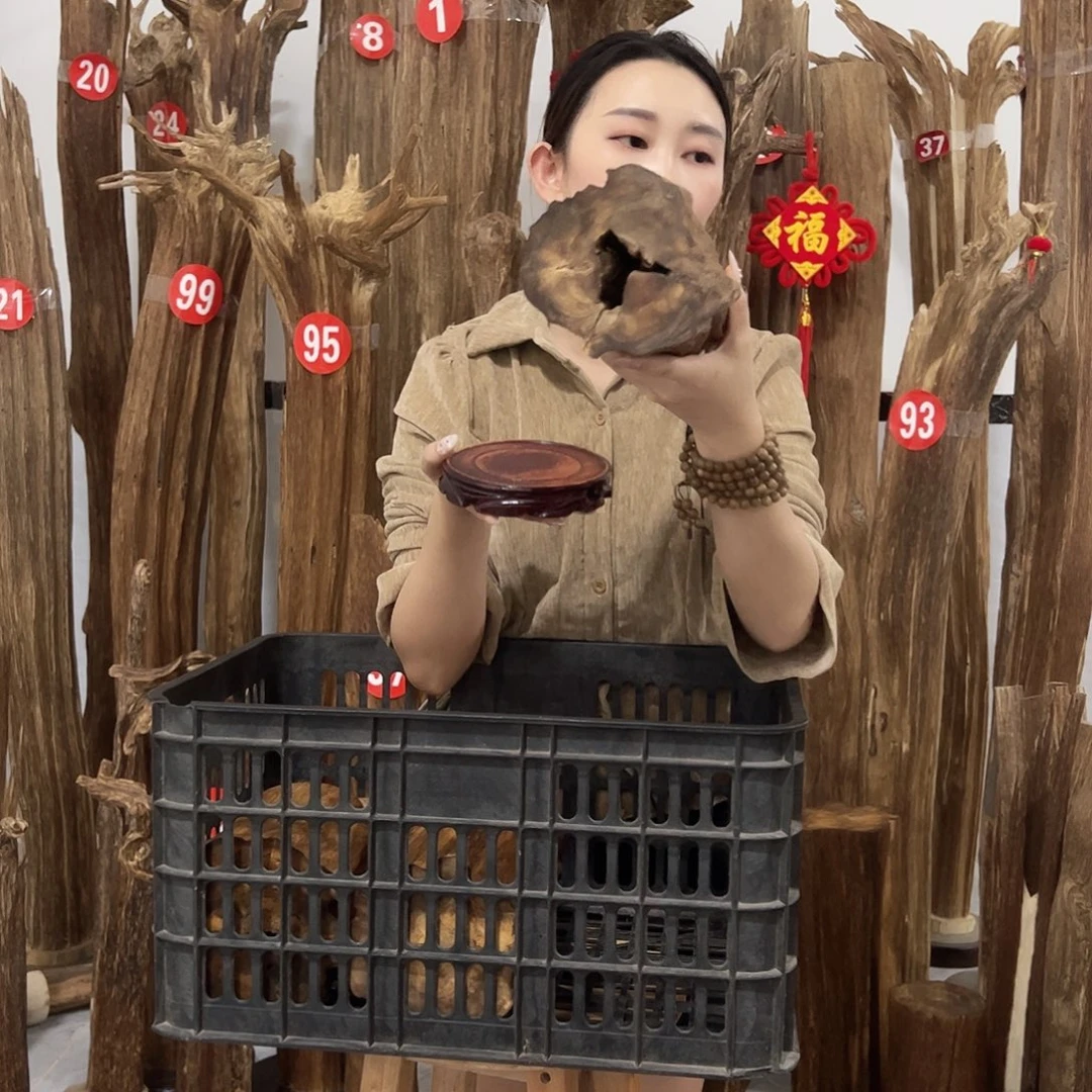 沉香碎屑沉香原材料