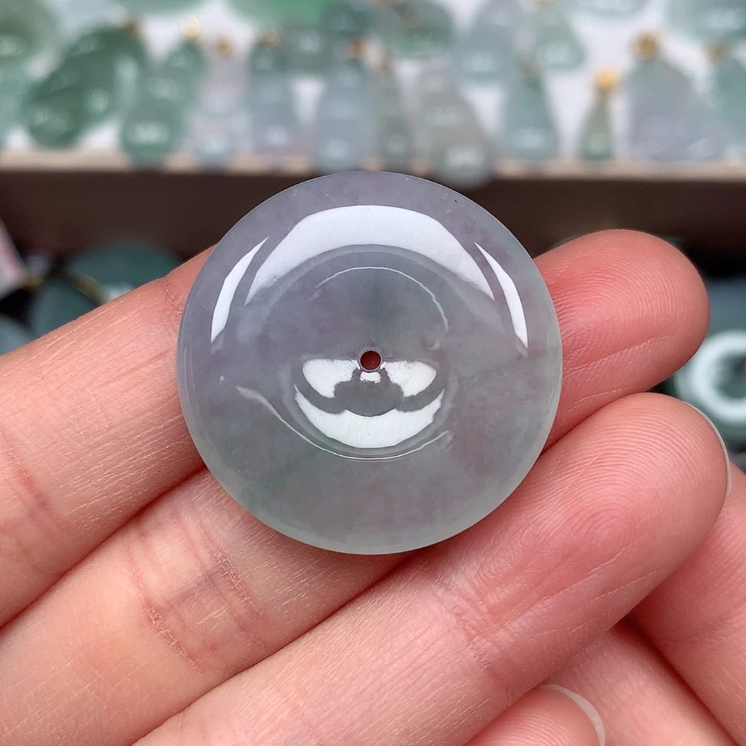 翡翠颈饰未镶嵌平安扣