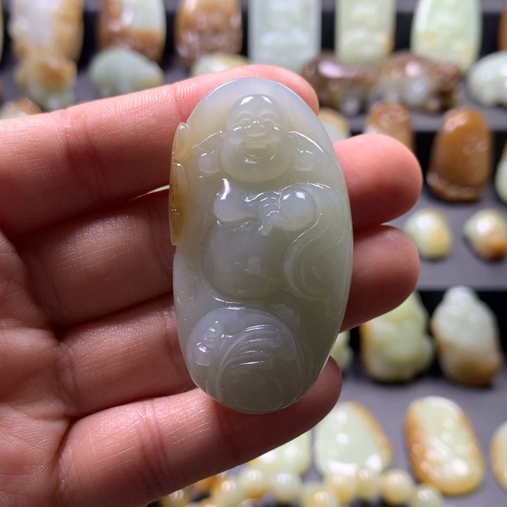 颈饰未镶嵌和田玉（糖玉）