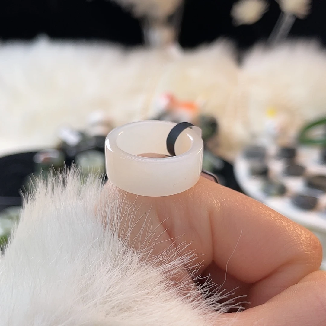 L****和田玉未镶嵌戒指k76俄白直切17.3mm