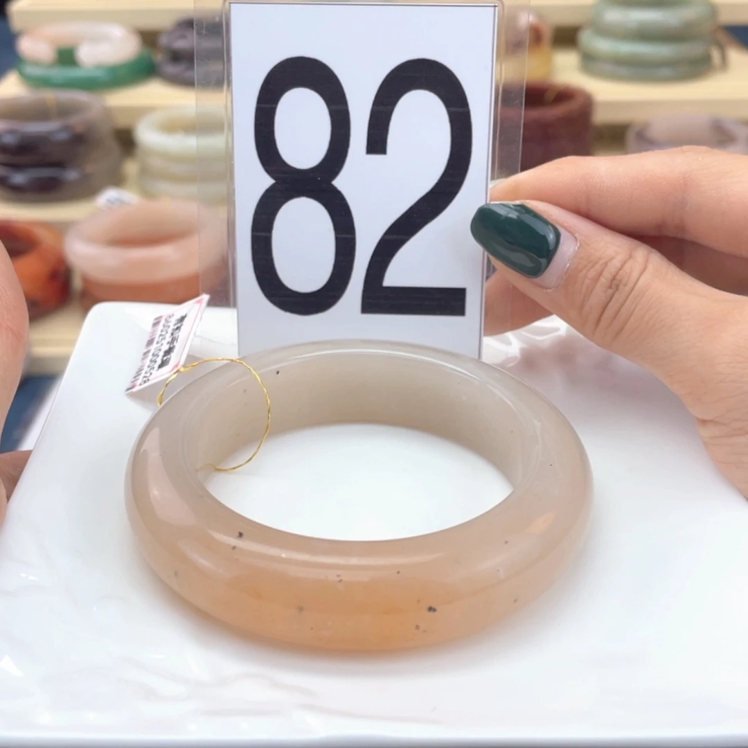 【闪购商品】石英质玉手镯未镶嵌