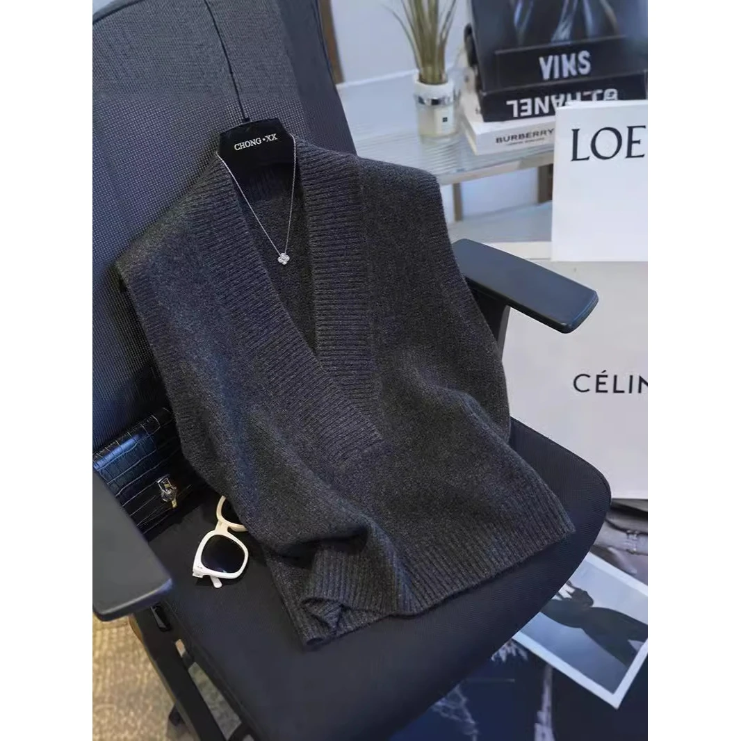 大V领针织马甲女宽松显瘦纯色内搭无袖毛衣背心叠穿秋冬新款马夹