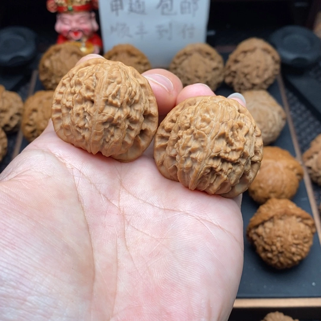 文玩核桃把件全品白茬白狮子39.5尺