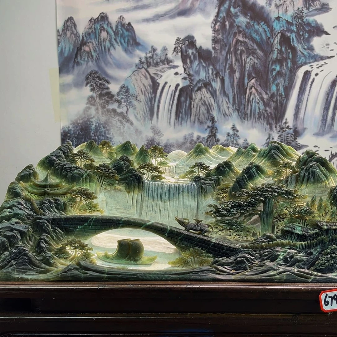 达***玉玉摆件绿色带底座