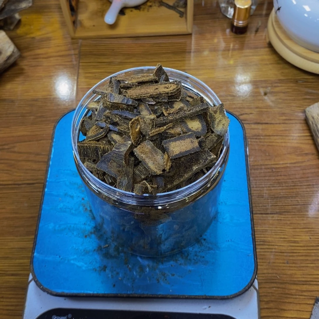 沉香碎屑沉香孟*磊棋楠张勺子碎料100克