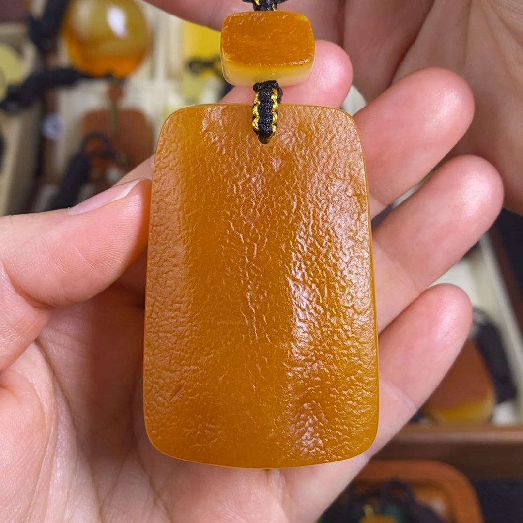 蜜蜡裸石未镶嵌大漠