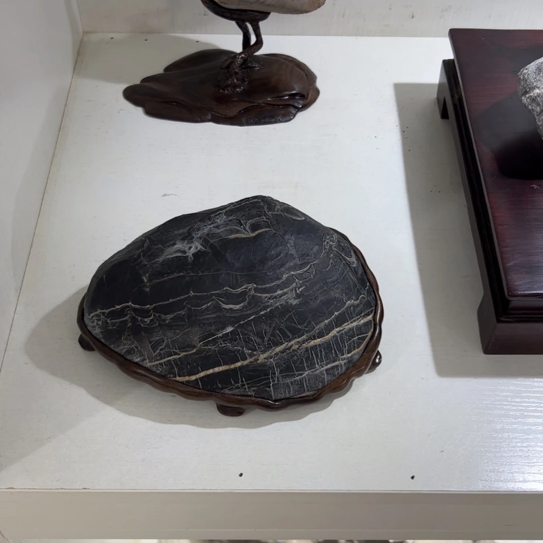 穿***空灵璧石精品禅石。