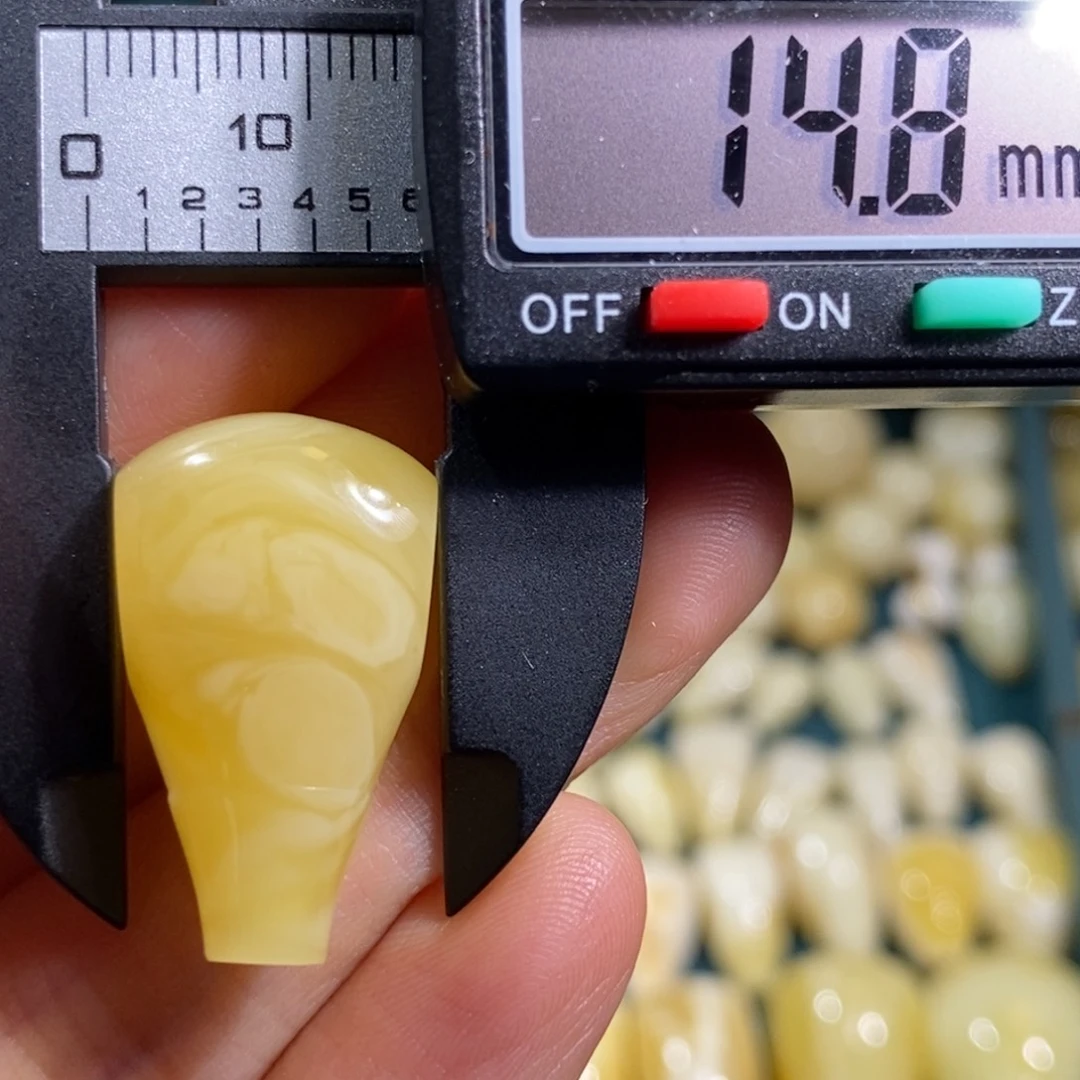 未镶嵌蜜蜡裸石配饰