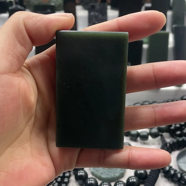 【闪购商品】颈饰未镶嵌和田玉（青玉）