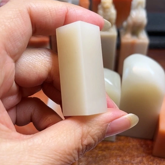 老挝石老挝木木体