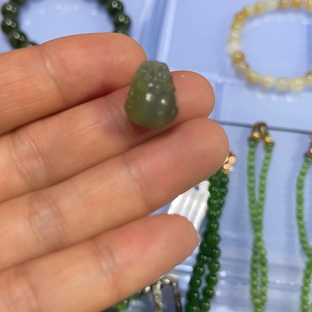 和田玉（糖玉）未镶嵌颈饰