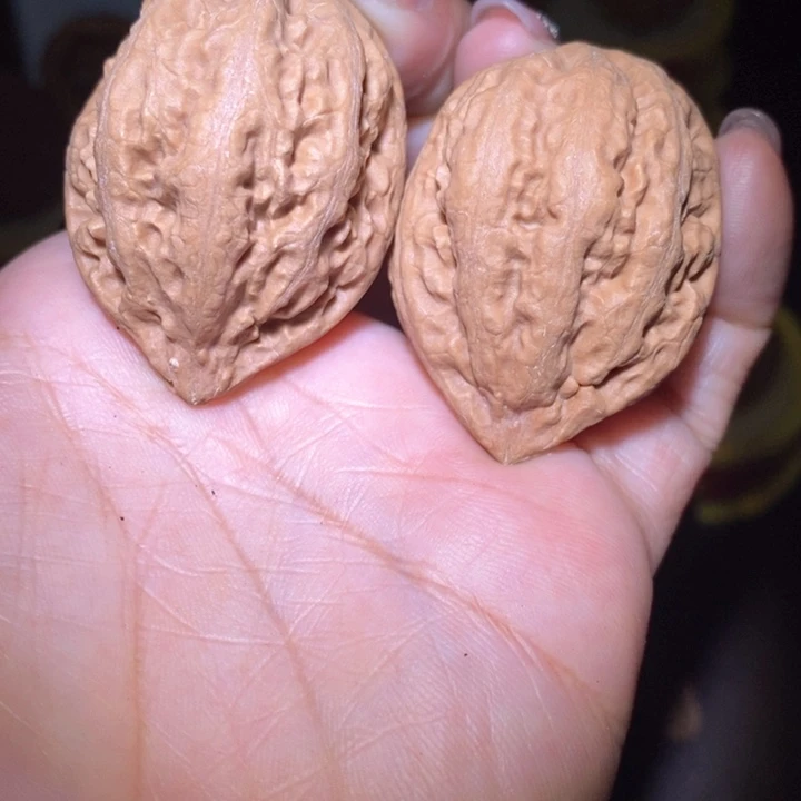 文玩核桃把件东北野生楸子小美69