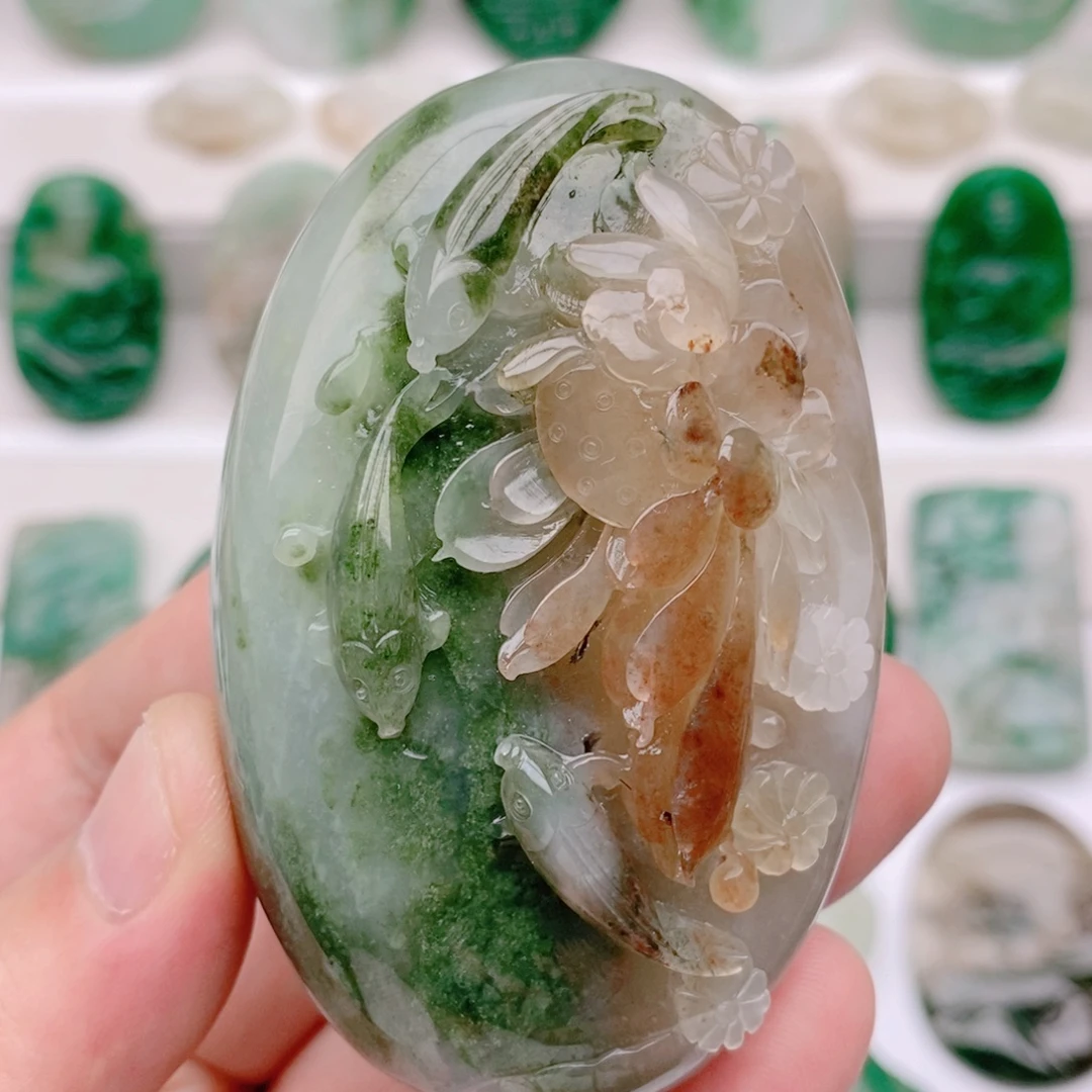 淡***然未镶嵌独山玉颈饰