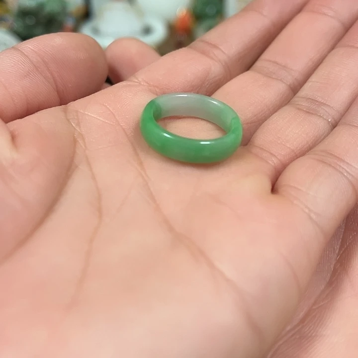 翡翠未镶嵌戒圈精致小巧精致小巧漂亮