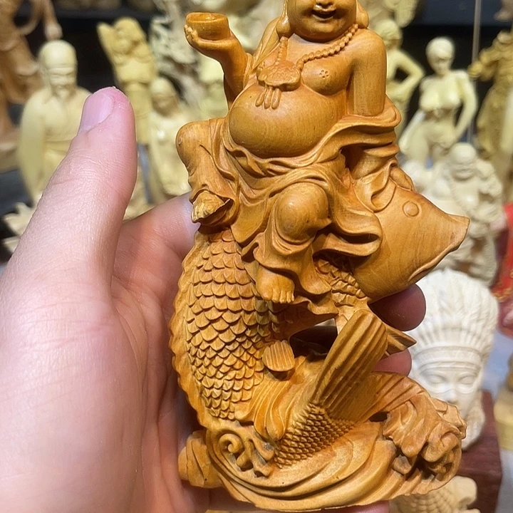 黄杨木微瑕骑鱼弥勒佛