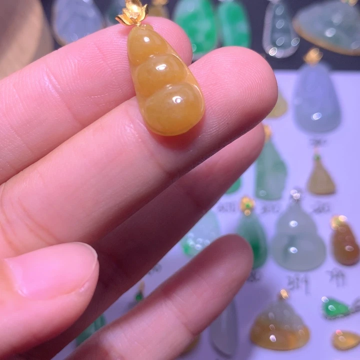 颈饰18K金镶嵌翡翠翡翠