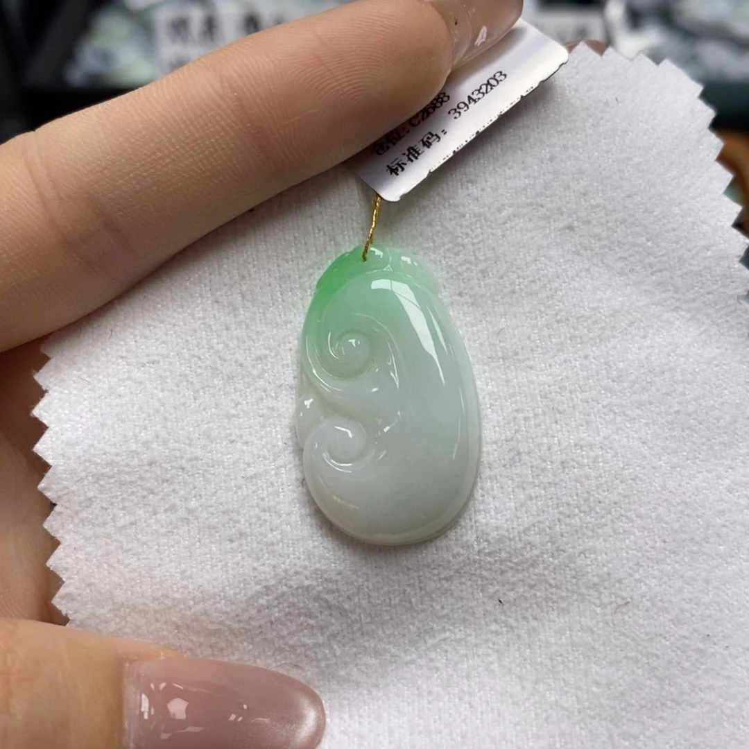 颈饰未镶嵌翡翠如意