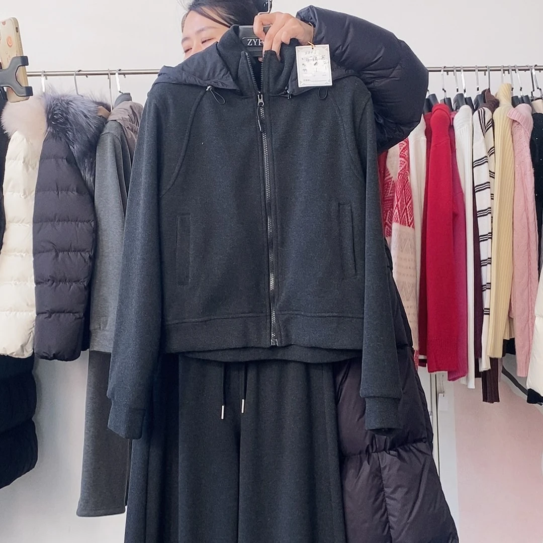 130斤以内深灰色加绒套装