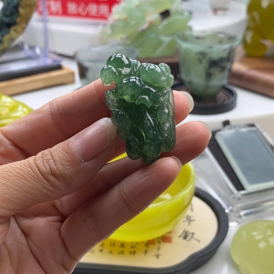 岫玉未镶嵌四大名玉挂件