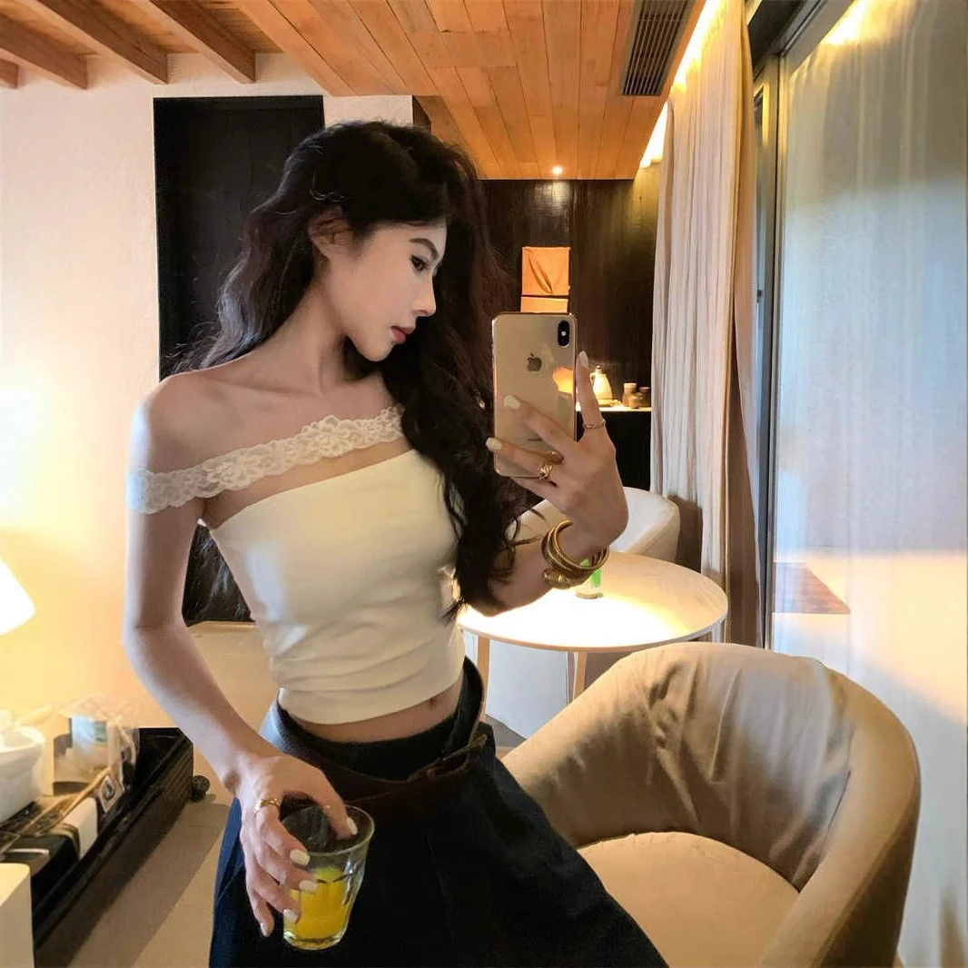 蕾丝拼接挂脖抹胸背心女夏季修身内搭设计感纯欲外穿小众白色上衣