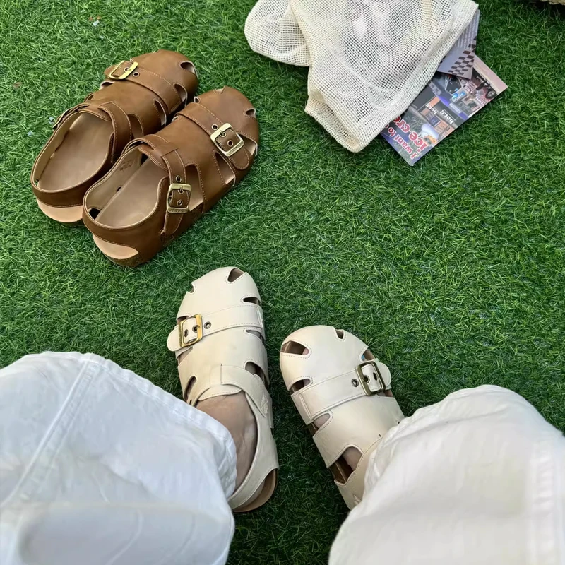 2025夏季新款铆钉款罗马凉鞋舒适平底镂空扣带式凉鞋MN52076