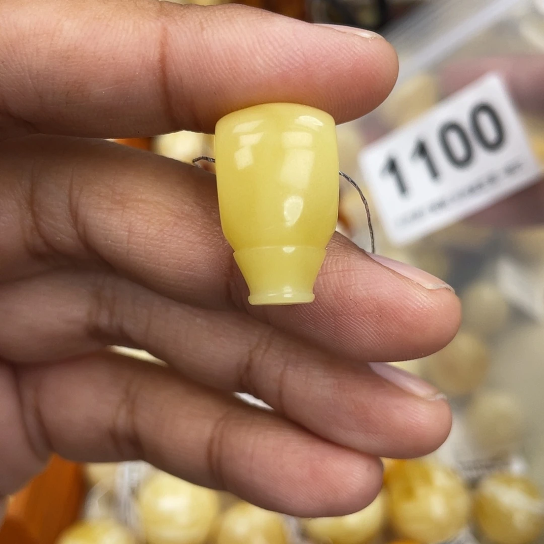 蜜蜡未镶嵌珠宝奇石13.6x22.4