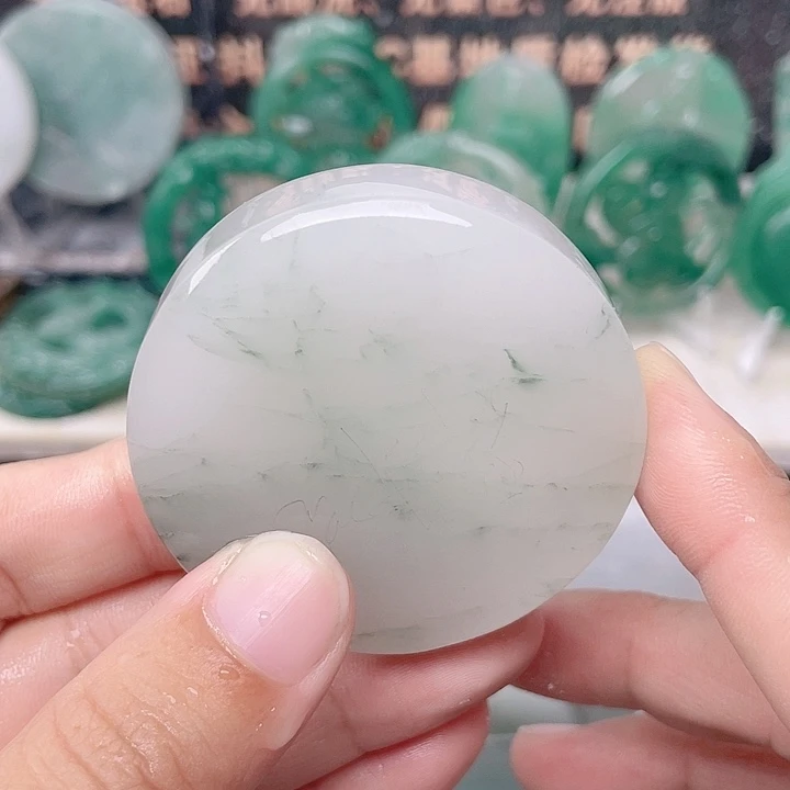 颈饰未镶嵌石英质玉开***心