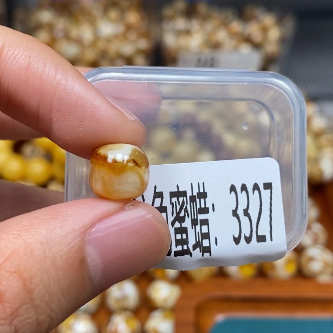 蜜蜡未镶嵌珠宝奇石3327