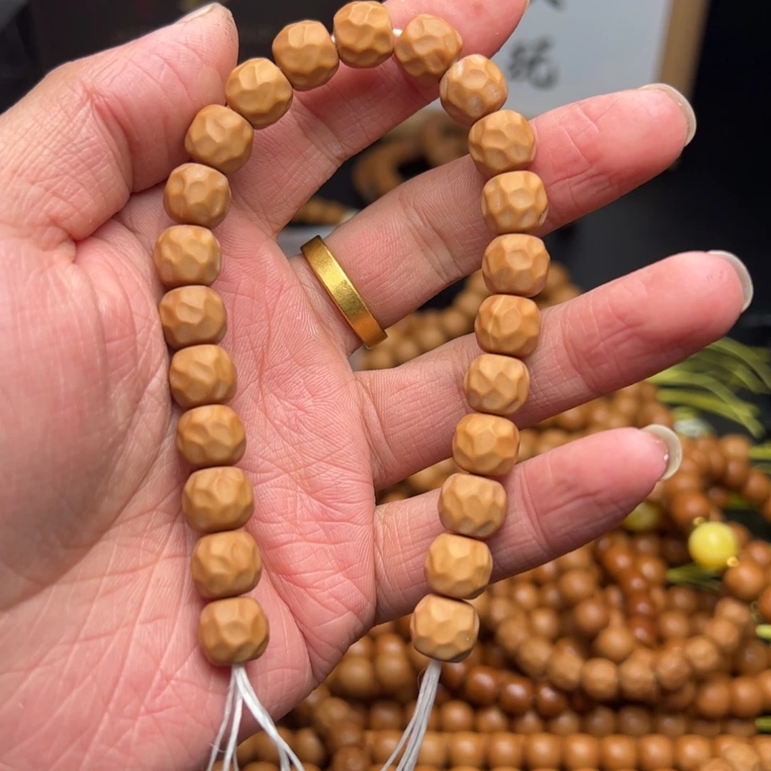 猴头核桃手串鱼****?全品黑金五相