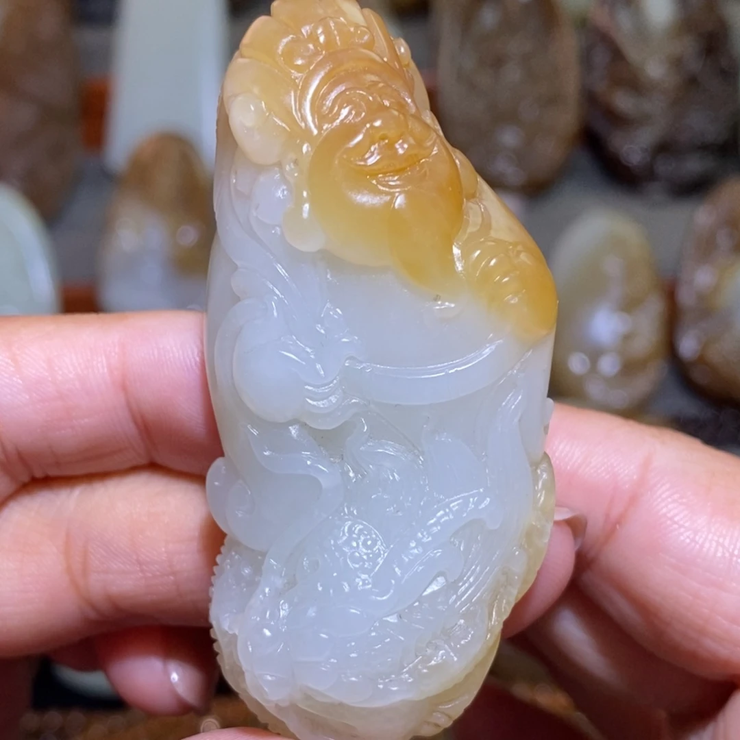 颈饰未镶嵌和田玉（糖玉）