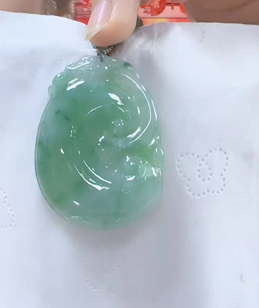 天然翡翠A货大如意（多样性发货发一个）宽36-40高50-55厚5-7送绳