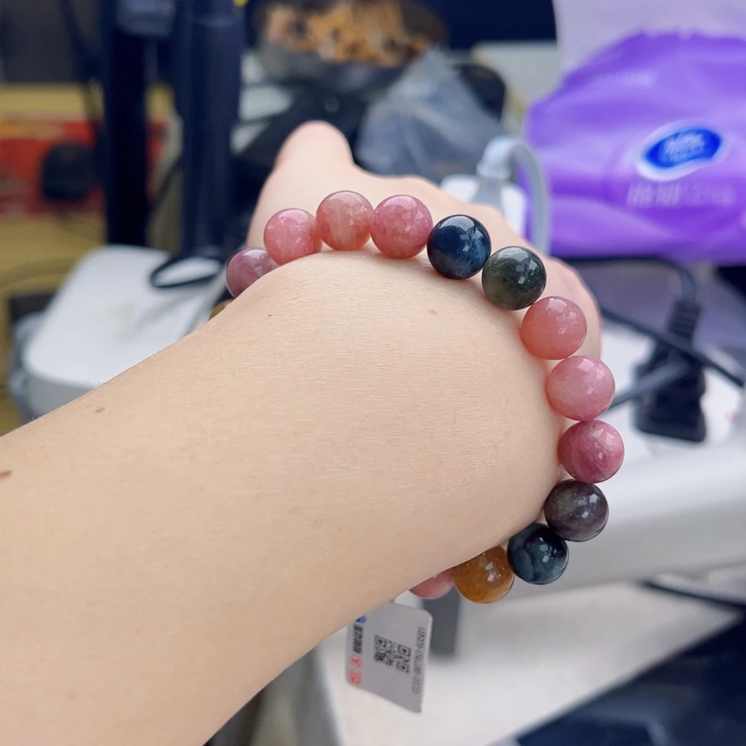 碧玺多样性发一件碧玺未镶嵌