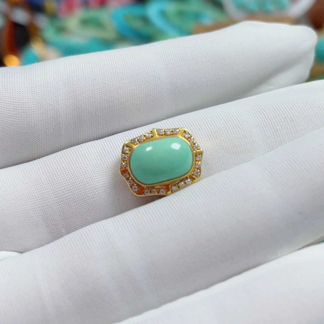 18K金镶嵌绿松石珠宝奇石