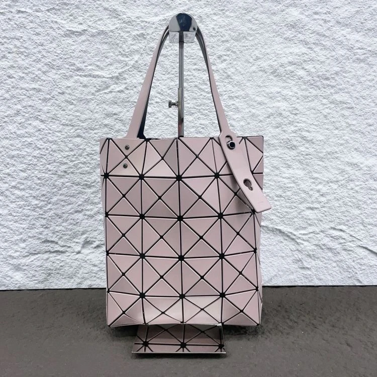 95新/三宅一生/C18978213598/[251103LLYC]