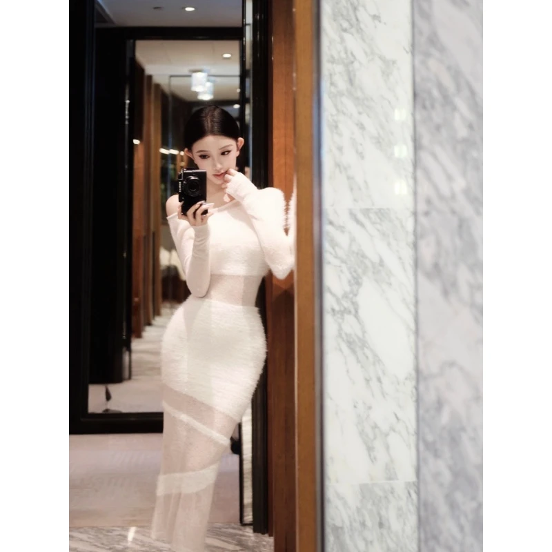 巨好看的修身显瘦针织连衣裙女轻奢高级感春秋季长袖小个子礼服裙