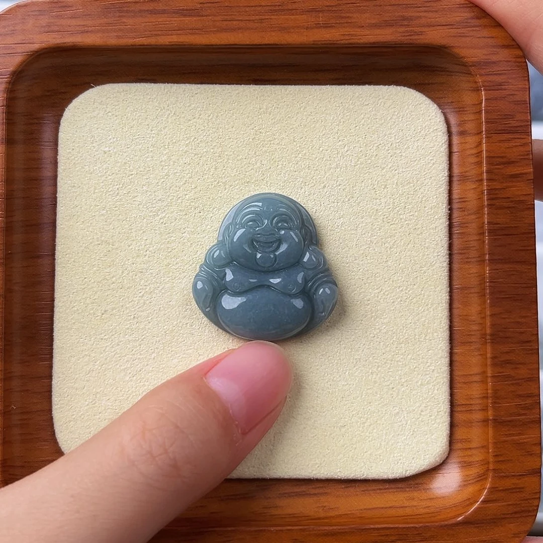 翡翠未镶嵌颈饰佛公