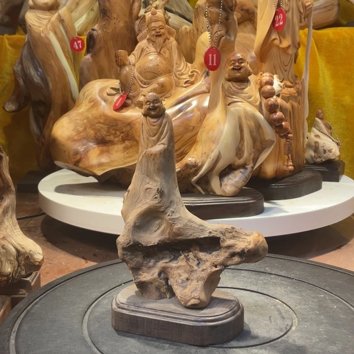 柏木（崖柏）用****6崖柏   弥勒